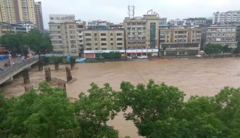 玻璃樱桃视频污在线观看雨天切断电源